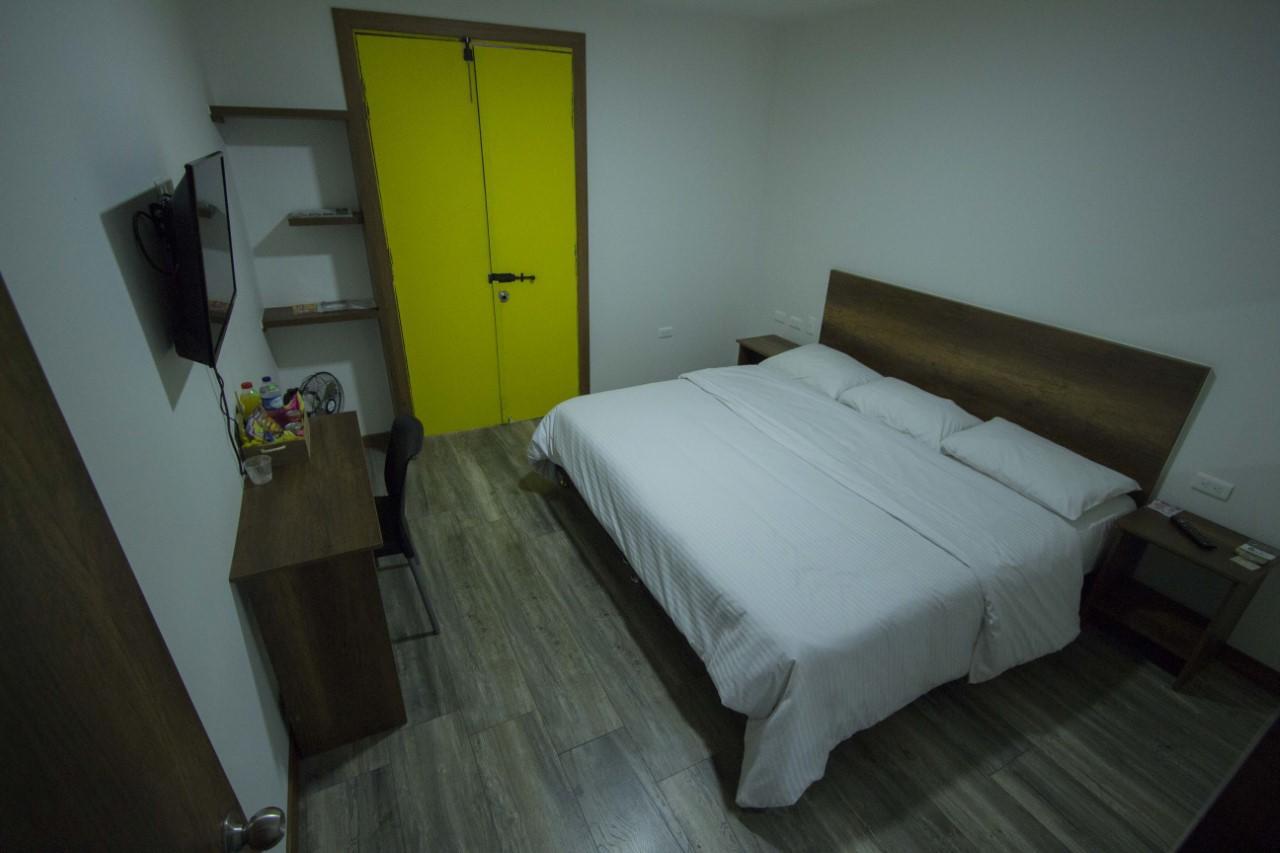 Hotel Junior Plaza Апия Экстерьер фото